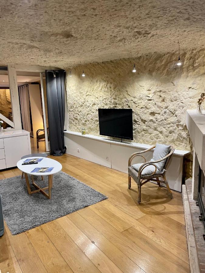 Troglodyte Du Petit Coteau Lägenhet Vouvray Exteriör bild